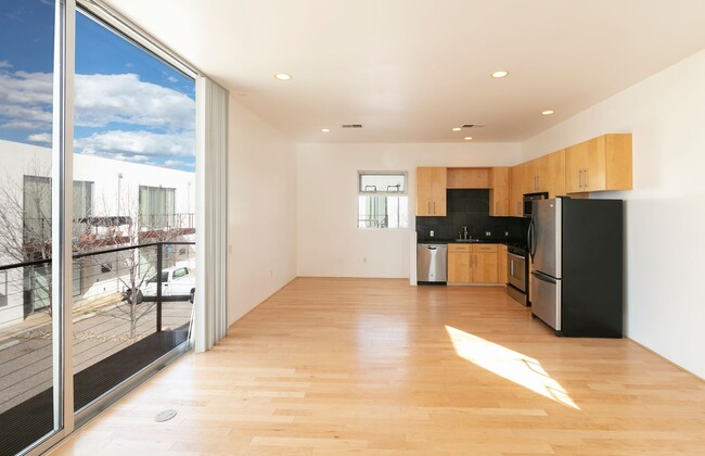 Richmond Studios in Albuquerque, NM - Building Photo - Building Photo