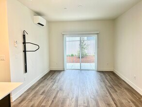 1525 Jonmart Ave SE, Unit 101 in Salem, OR - Building Photo - Building Photo