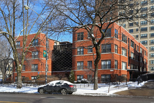 7425 N Sheridan Rd Apartments