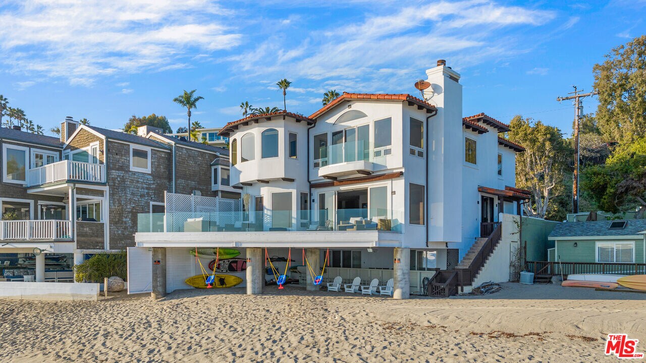 27336 Pacific Coast Hwy in Malibu, CA - Building Photo