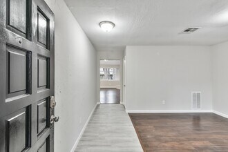 9718 John Bank Dr in Spring, TX - Building Photo - Building Photo