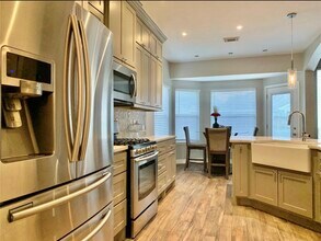 10918 S Falls Terrace in Houston, TX - Building Photo - Building Photo