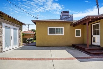 2812 N Buena Vista St in Burbank, CA - Building Photo - Building Photo