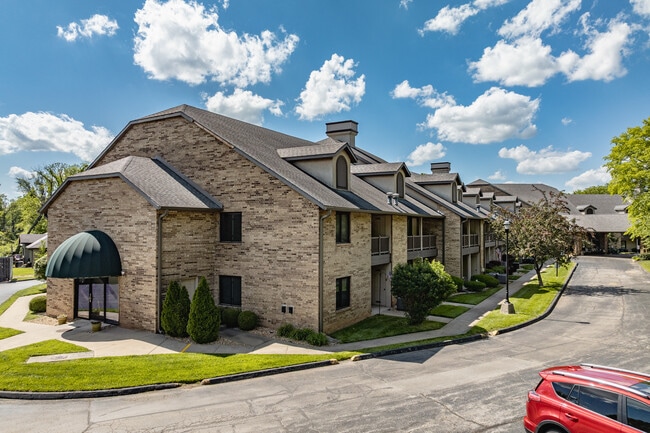 Creekside at Elfindale in Springfield, MO - Foto de edificio - Primary Photo
