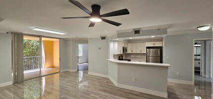 400 Scotia Dr in Hypoluxo, FL - Building Photo - Building Photo