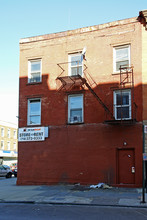 151 Meserole St in Brooklyn, NY - Building Photo - Building Photo