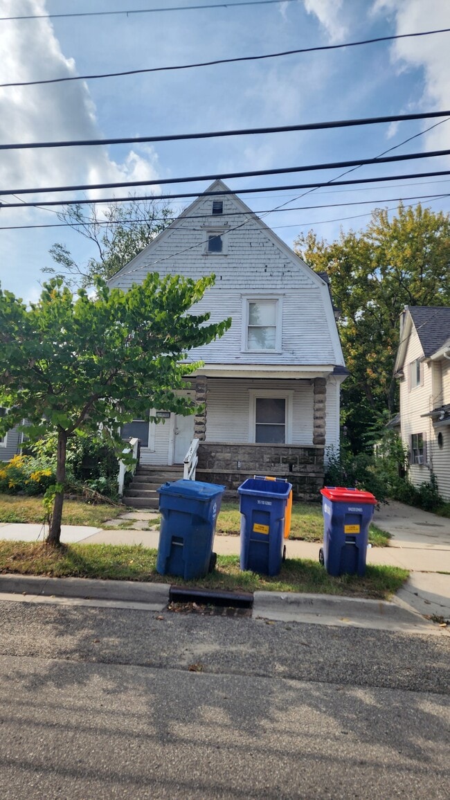 property at 1329 Lafayette Ave NE