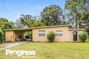 7103 King Arthur Rd N