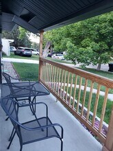 2295 S Linley Ct in Denver, CO - Foto de edificio - Building Photo