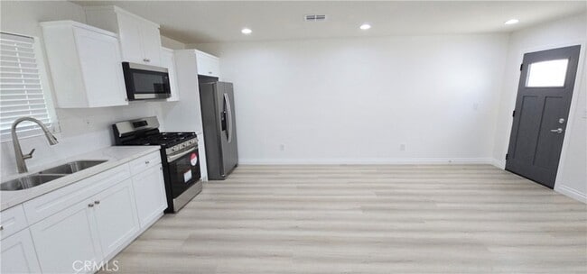 property at 10824 Long Beach Blvd