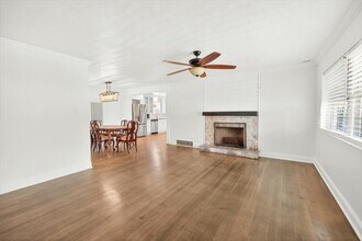 4214 Woodcrest St in Tallahassee, FL - Building Photo - Building Photo