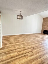 5016 E Atherton St in Long Beach, CA - Foto de edificio - Building Photo