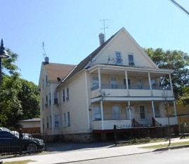 686 Pacific St in Stamford, CT - Foto de edificio