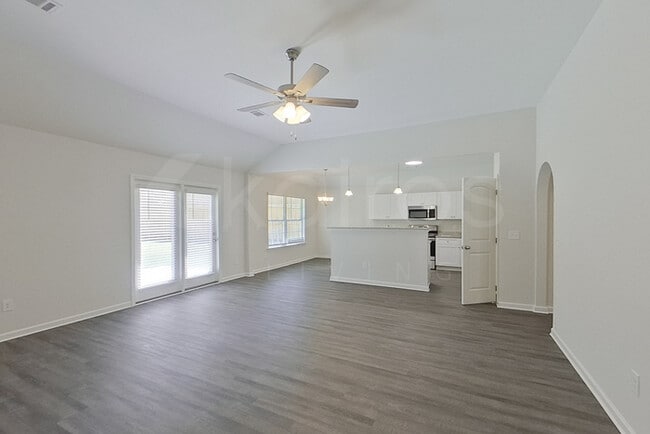 114 Live Oak Dr in Prattville, AL - Foto de edificio - Building Photo