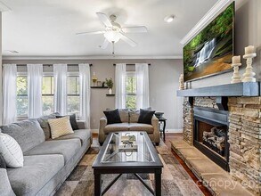 9 Kenilworth Knls, Unit 227 in Asheville, NC - Building Photo - Building Photo