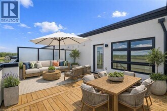 1565 Rose Way in Milton, ON - Building Photo - Building Photo