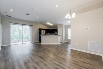 1906 Lakeview Way in Poinciana, FL - Building Photo - Building Photo