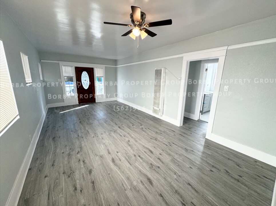 811 E 9th St in Long Beach, CA - Building Photo