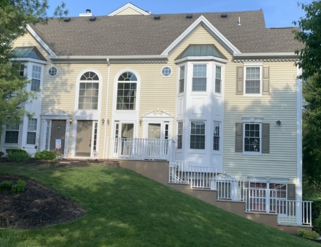 property at 1007 Magnolia Ln