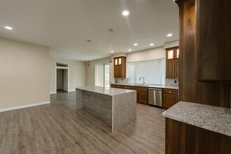 7100 W Yellowstone Ave in Kennewick, WA - Building Photo - Building Photo