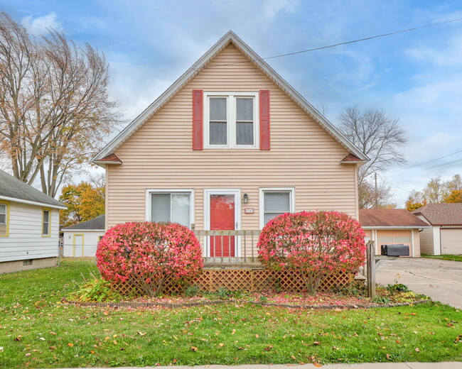 1707 Congress Ave, Unit 2 in Saginaw, MI - Foto de edificio - Building Photo