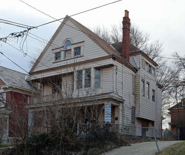 1829 Clarion Ave in Cincinnati, OH - Foto de edificio - Building Photo