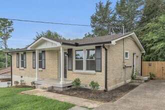4921 Shihmen Dr in Nashville, TN - Building Photo - Building Photo