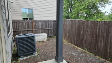 11223 NE 14th Ct in Vancouver, WA - Foto de edificio - Building Photo