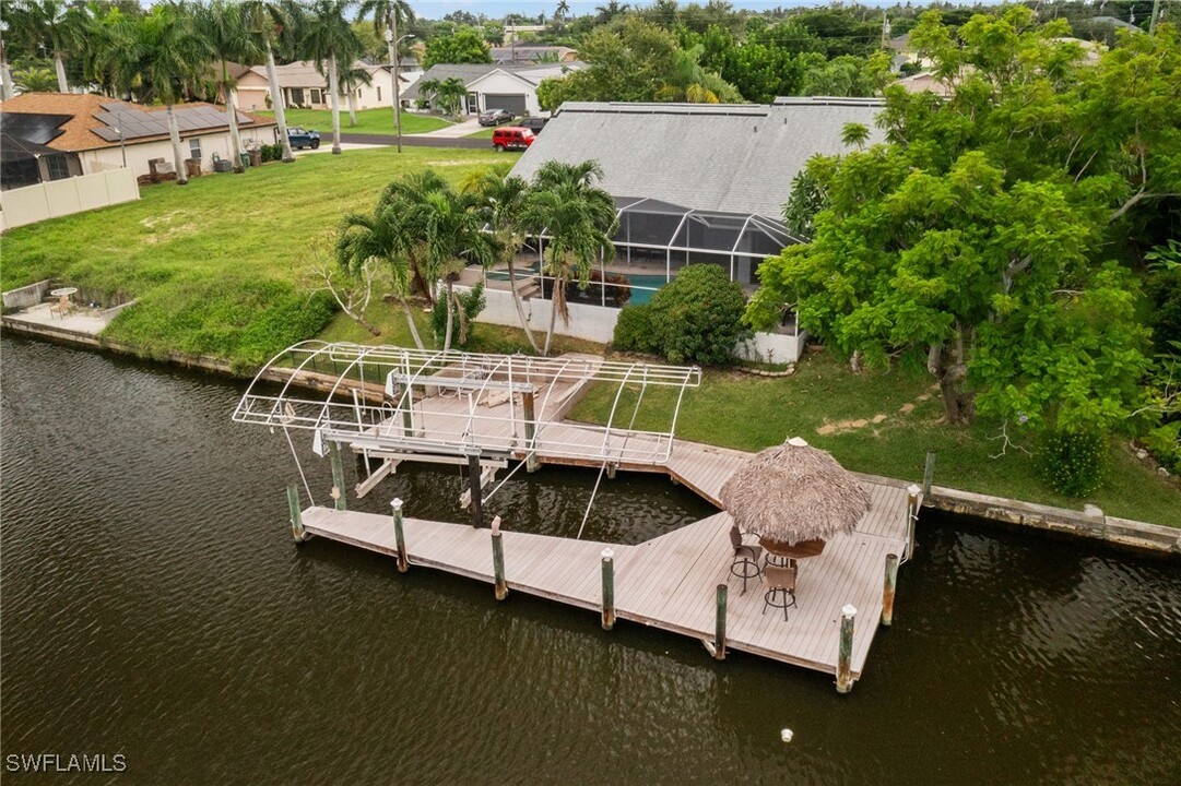 3234 SW 1st Pl in Cape Coral, FL - Building Photo