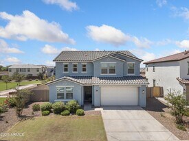 7352 S Briarwood Ln in Gilbert, AZ - Building Photo