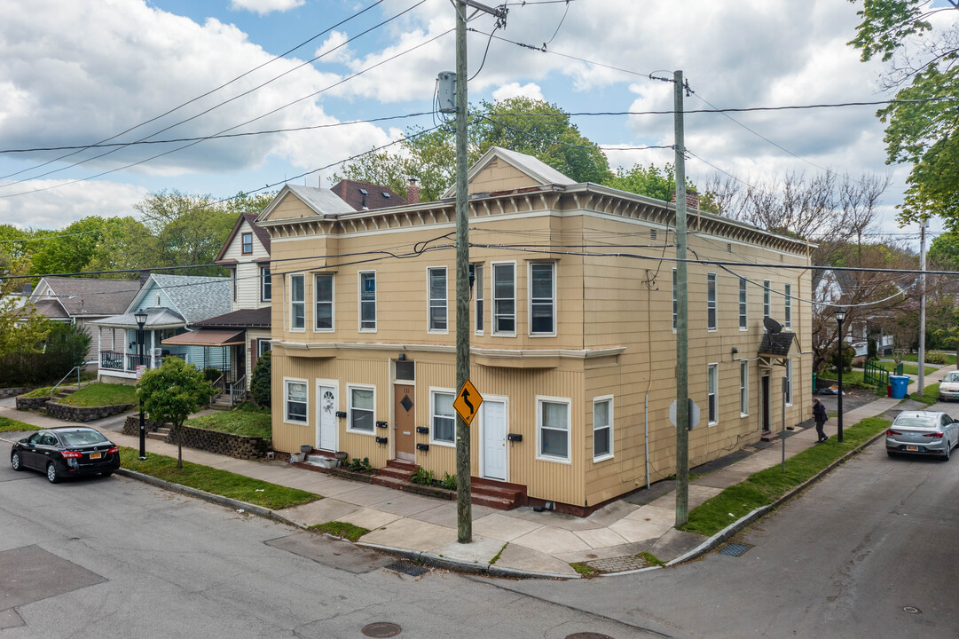 119 Henrietta St in Rochester, NY - Building Photo