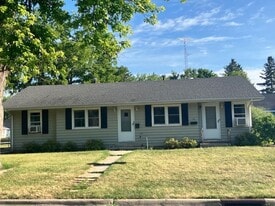 501 N Church St in Elkhorn, WI - Building Photo