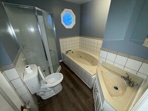 2103 Willowrow Ave NE in Canton, OH - Building Photo - Building Photo