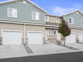 14901 S Tumble Rock Way in Herriman, UT - Building Photo - Building Photo