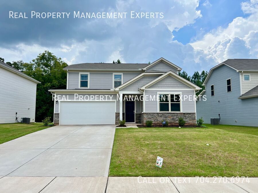 3031 Blf Hl Ln in Charlotte, NC - Foto de edificio