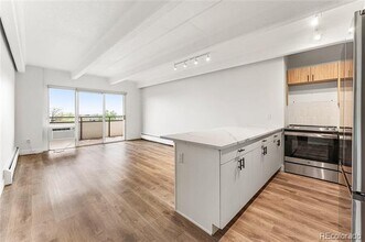1177 York St-Unit -204 in Denver, CO - Building Photo - Building Photo