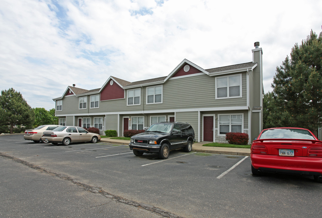 Congressional Townhomes in Lawrence, KS - Building Photo