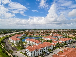 Wellington Vista in Lake Worth, FL - Foto de edificio - Building Photo