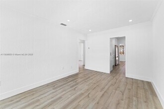 3161 SW 27th Ln in Miami, FL - Building Photo - Building Photo