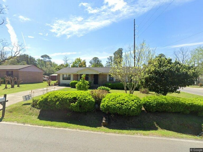 property at 331 4th Ave NW