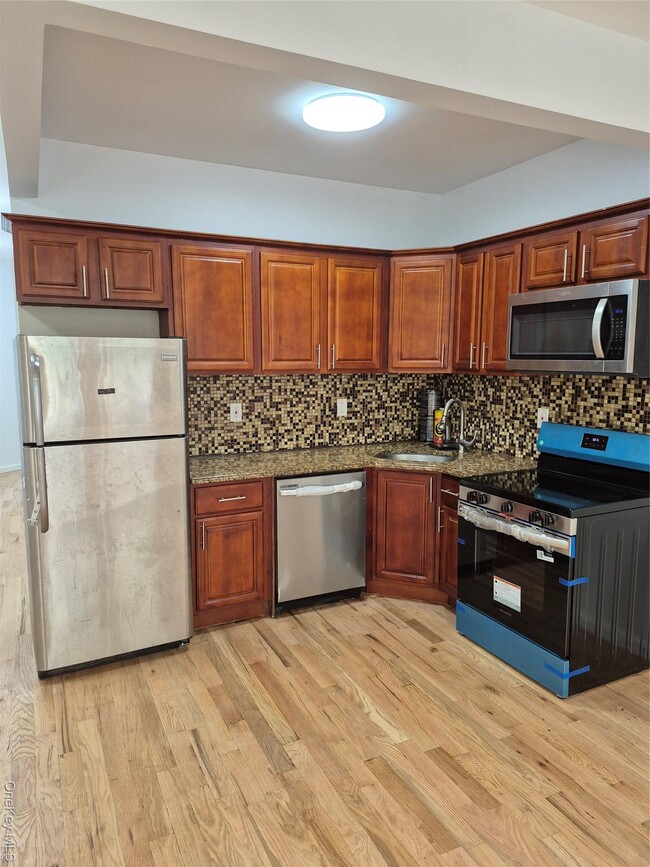 829 E 226th St in Bronx, NY - Building Photo - Building Photo