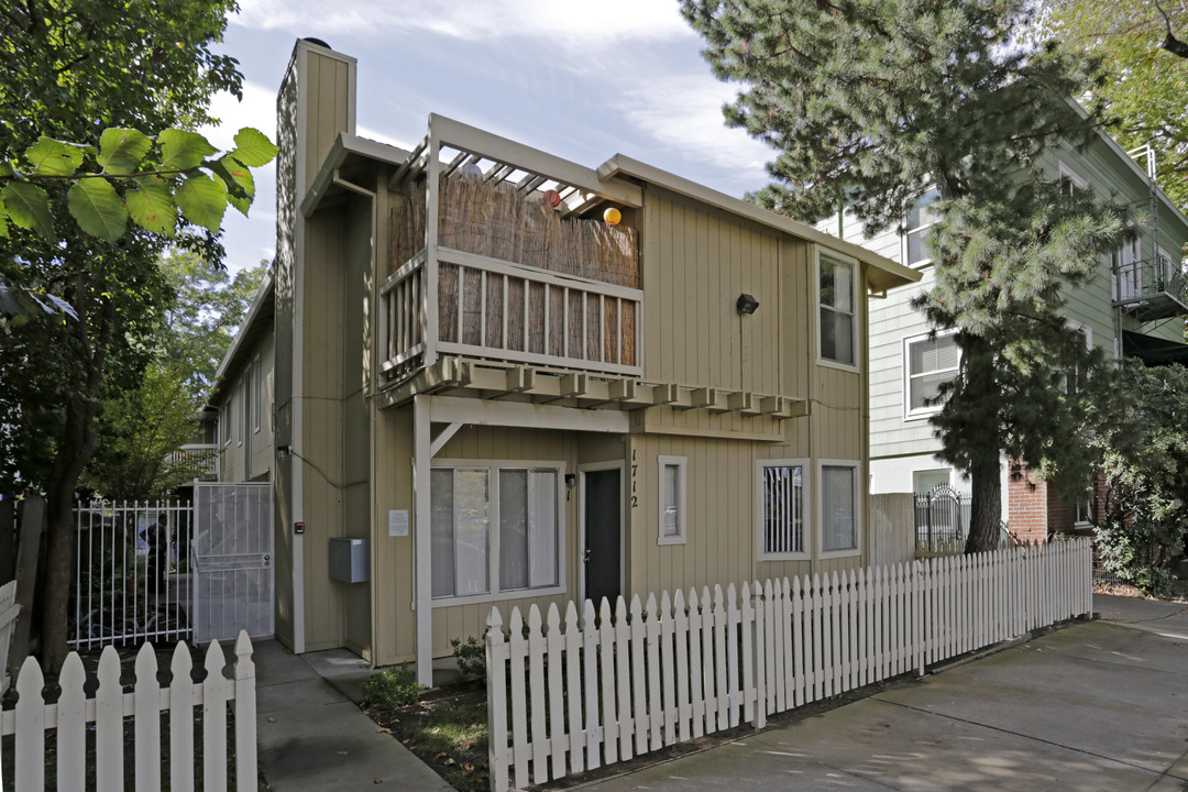 1712 S St in Sacramento, CA - Building Photo