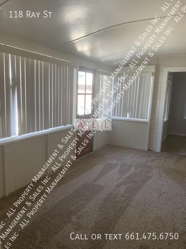 118 Ray St in Bakersfield, CA - Building Photo - Building Photo