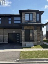 84 Acacia Rd in Pelham, ON - Building Photo