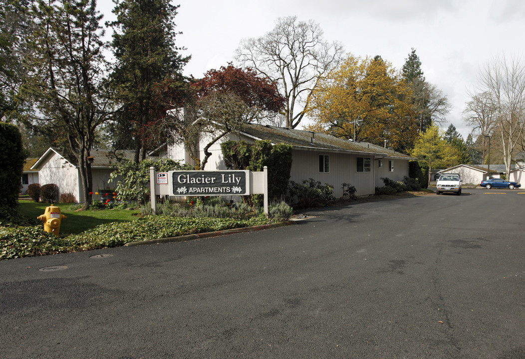 Glacier Lily Apartments in Tigard, OR - Building Photo