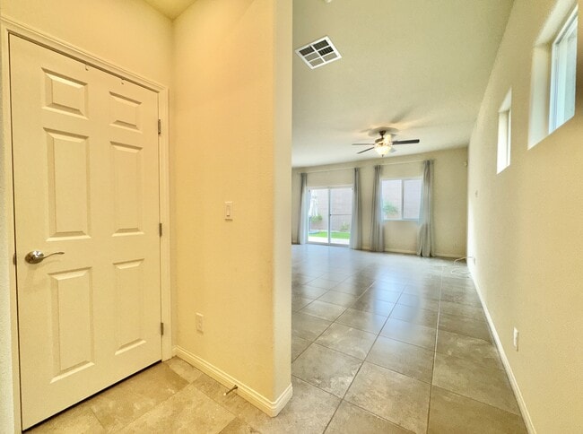 9227 S Park St in Las Vegas, NV - Building Photo - Building Photo