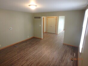 400 SW Lindenwood Ave in Topeka, KS - Building Photo - Building Photo