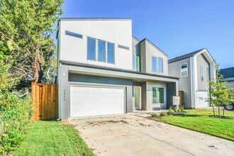 1711 Nomas St in Dallas, TX - Building Photo - Building Photo