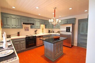 318 San Pasquale Ave NW in Albuquerque, NM - Building Photo - Building Photo