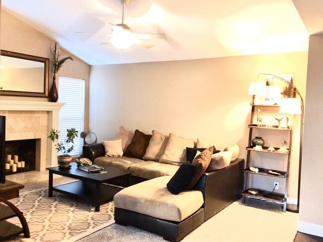 3337 Union Springs Way in Sacramento, CA - Building Photo - Building Photo